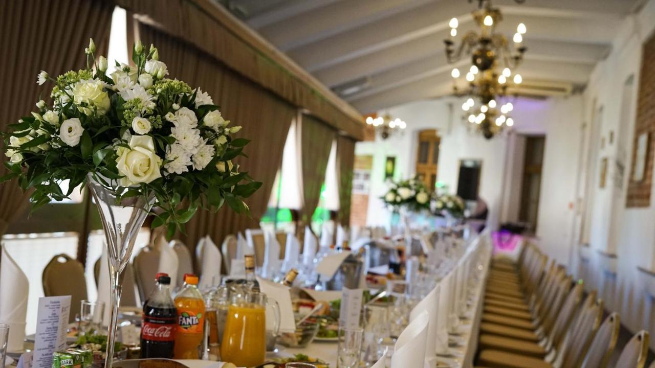 Hotel Zamek Pultusk Dom Polonii Bagian luar foto