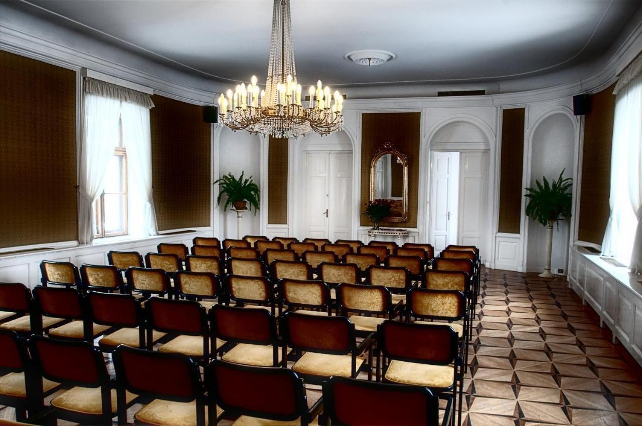 Hotel Zamek Pultusk Dom Polonii Bagian luar foto
