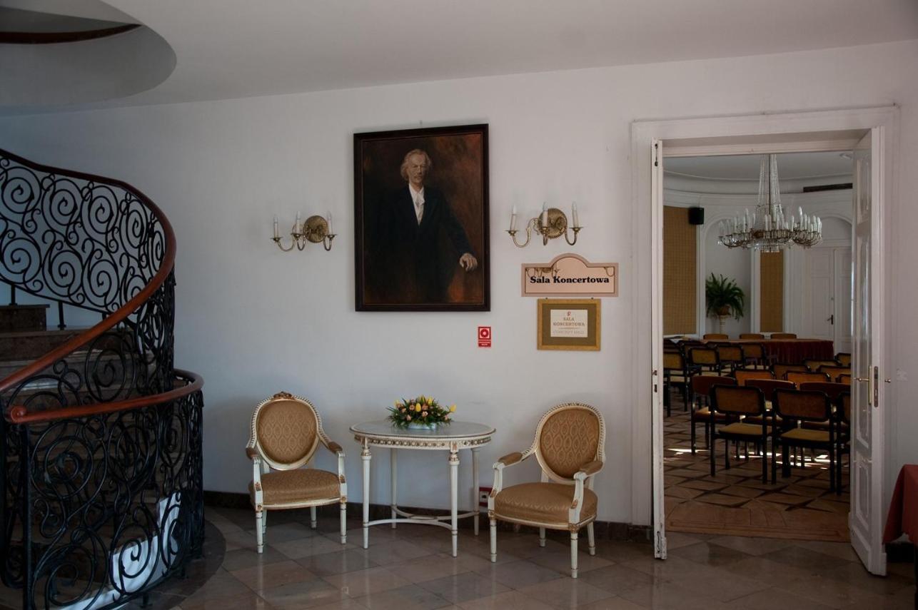Hotel Zamek Pultusk Dom Polonii Bagian luar foto