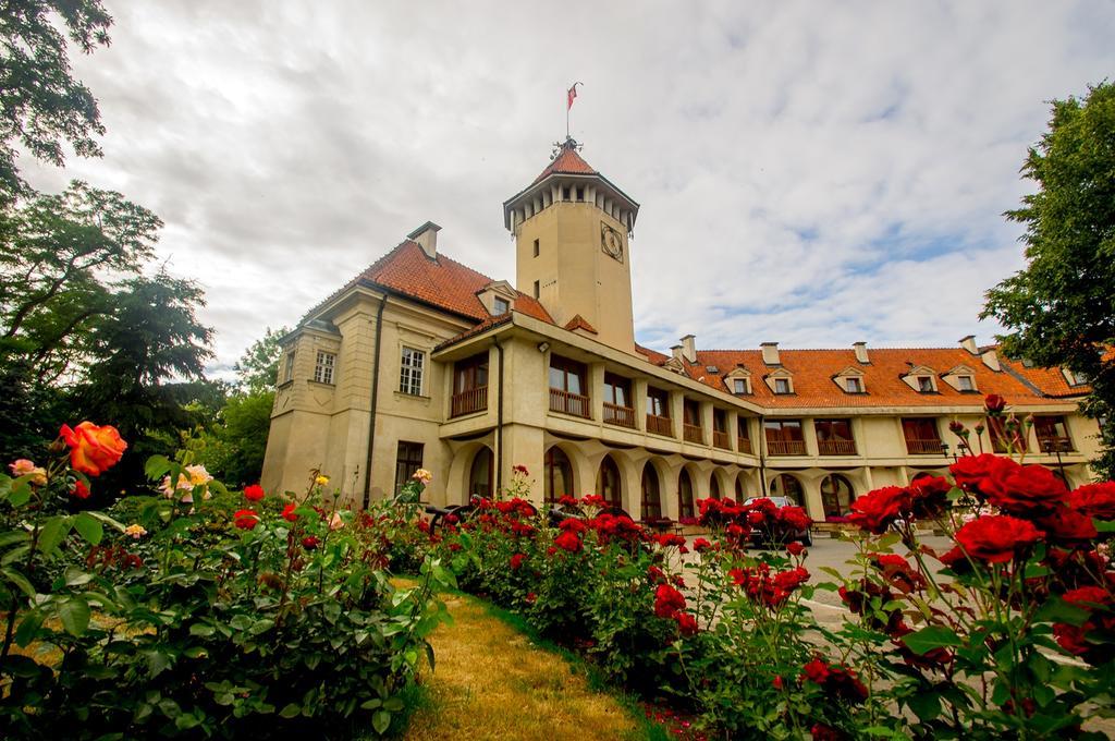 Hotel Zamek Pultusk Dom Polonii Bagian luar foto