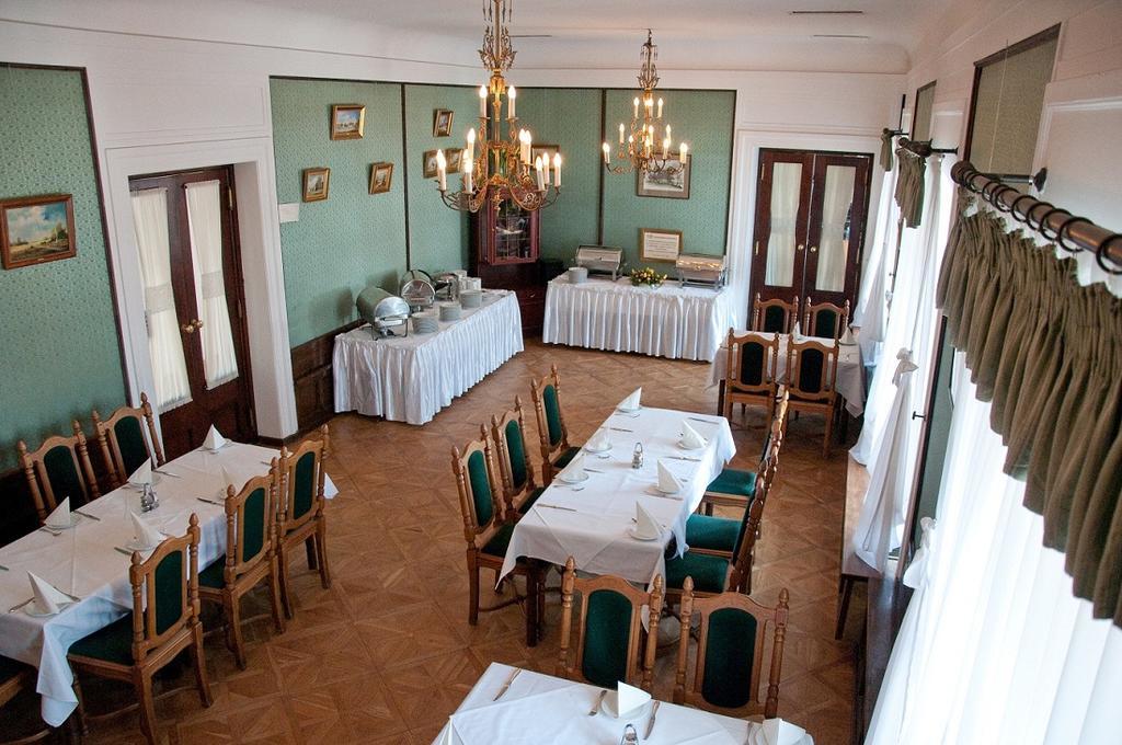 Hotel Zamek Pultusk Dom Polonii Bagian luar foto