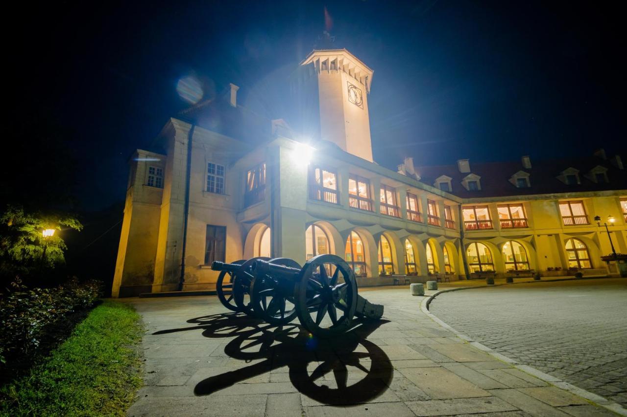 Hotel Zamek Pultusk Dom Polonii Bagian luar foto