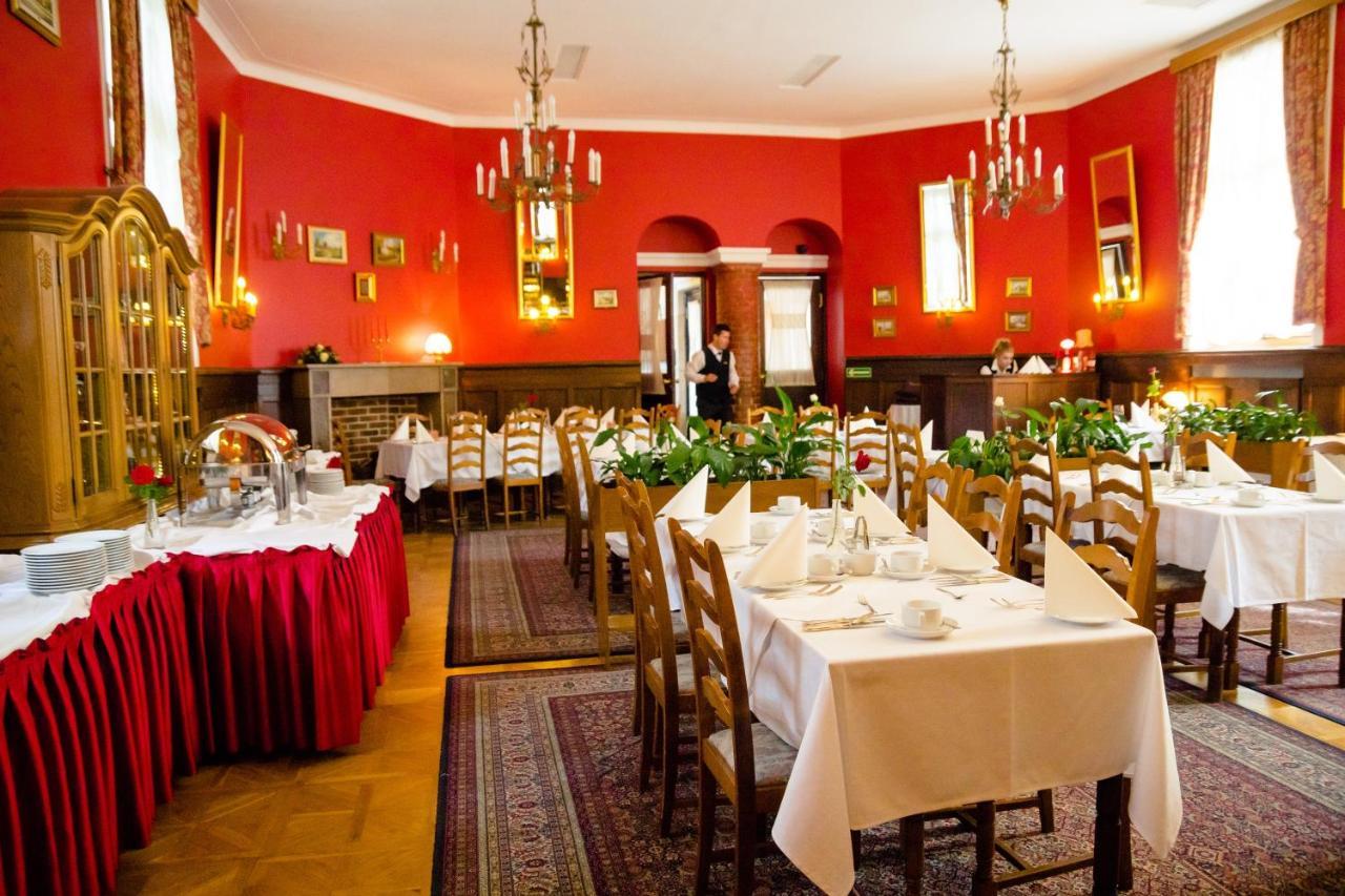Hotel Zamek Pultusk Dom Polonii Bagian luar foto